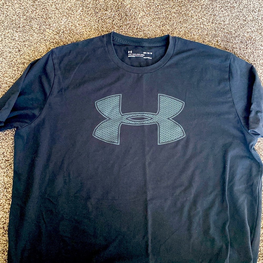Men’s Under Armour Heatgear Black size Medium shirt